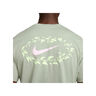 Nike Camiseta Hombre U NSW TEE OC BLOOMING 05